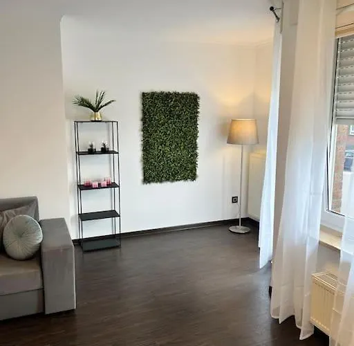 Hochwertige דירה *